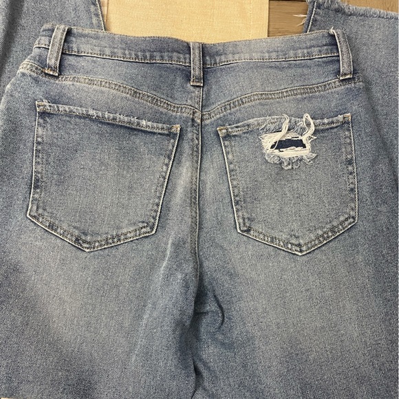 High rise curvy mom 5/27 - Picture 3 of 3